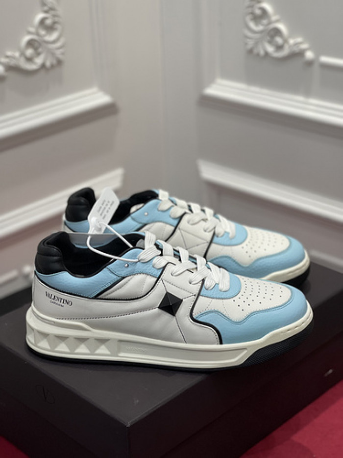 v*lentino sneaker