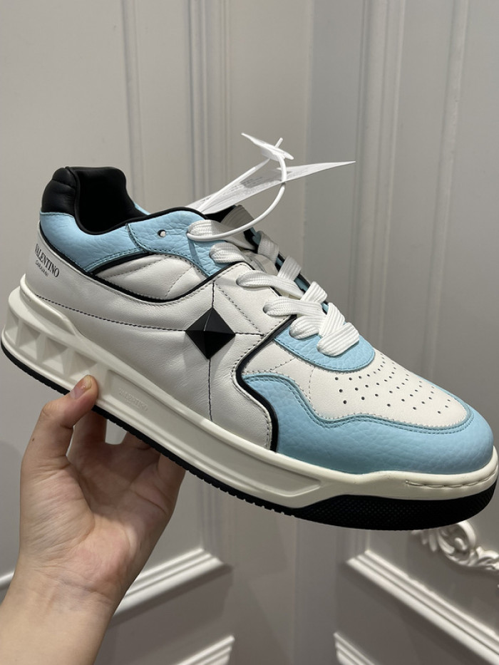 v*lentino sneaker