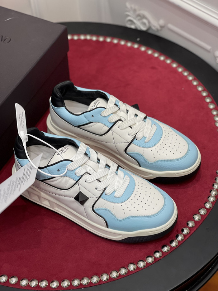 v*lentino sneaker