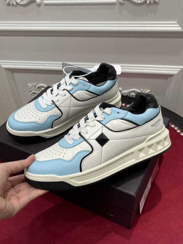v*lentino sneaker