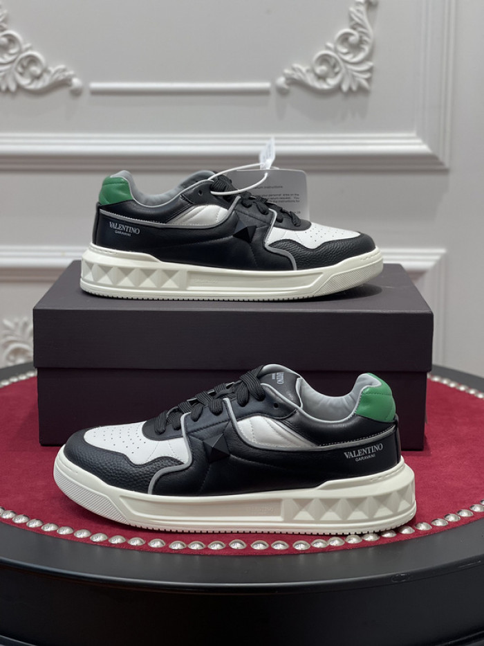 v*lentino sneaker