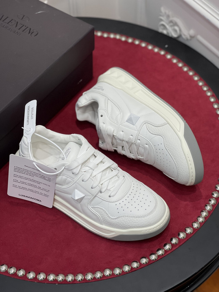 v*lentino sneaker