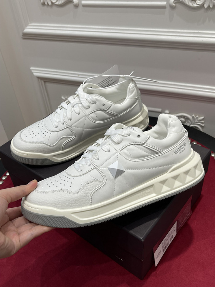 v*lentino sneaker