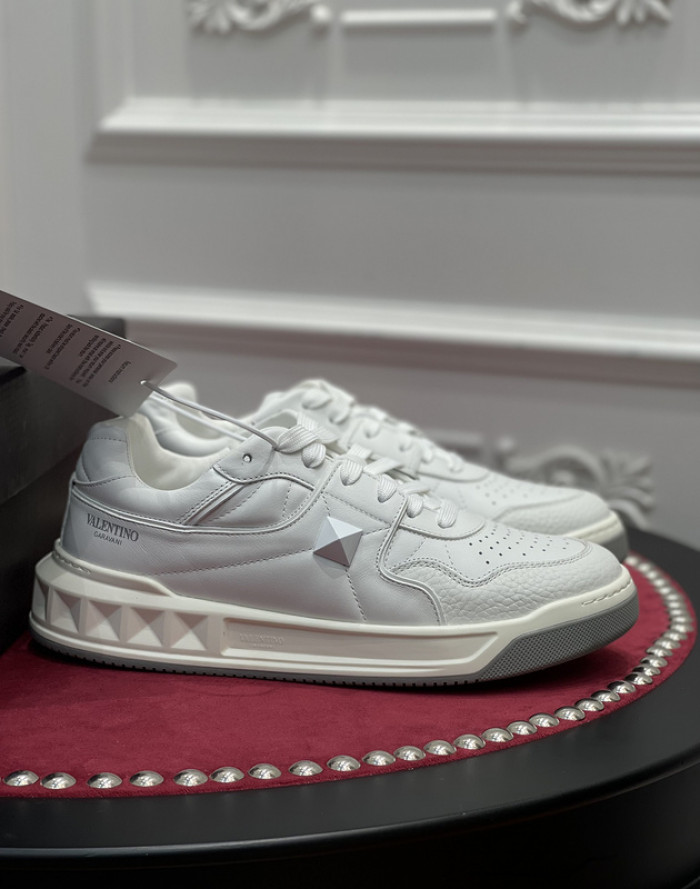v*lentino sneaker