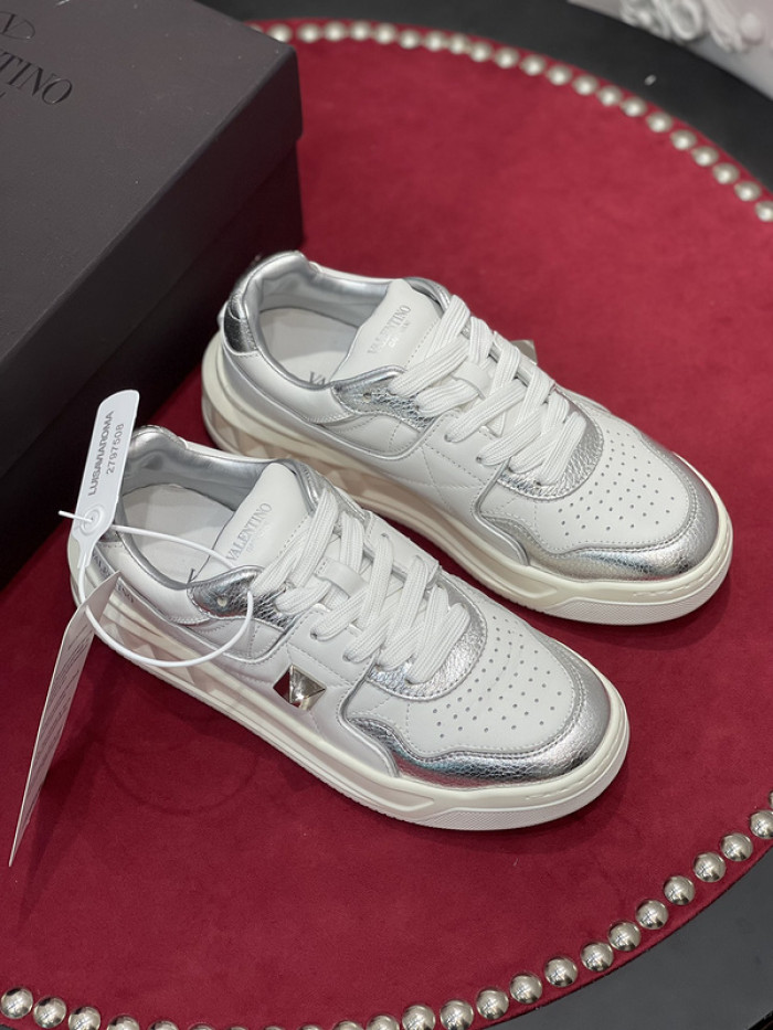 v*lentino sneaker