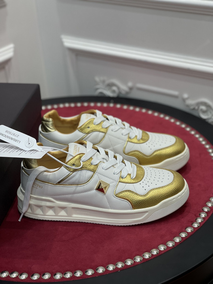 v*lentino sneaker