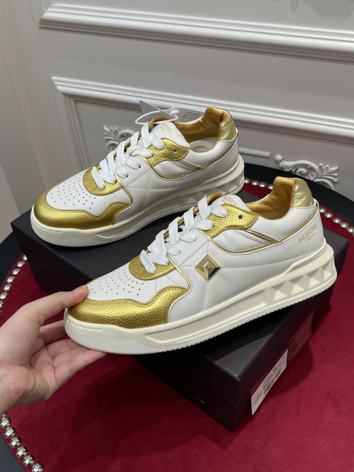 v*lentino sneaker