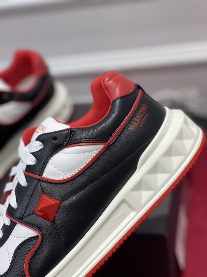 v*lentino sneaker