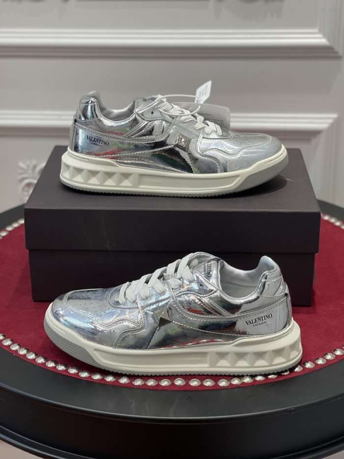 v*lentino sneaker