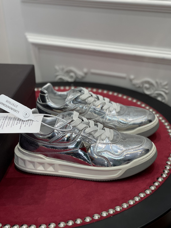 v*lentino sneaker