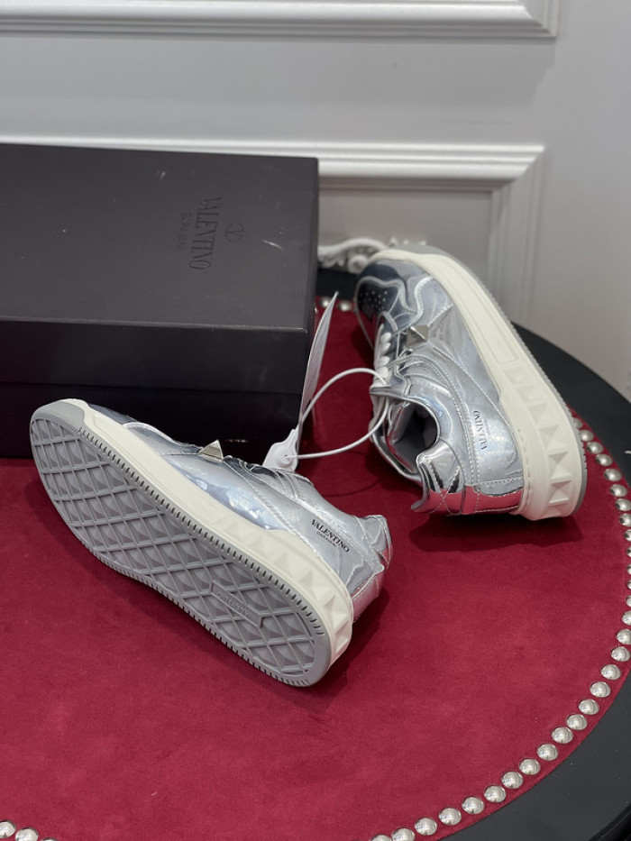 v*lentino sneaker
