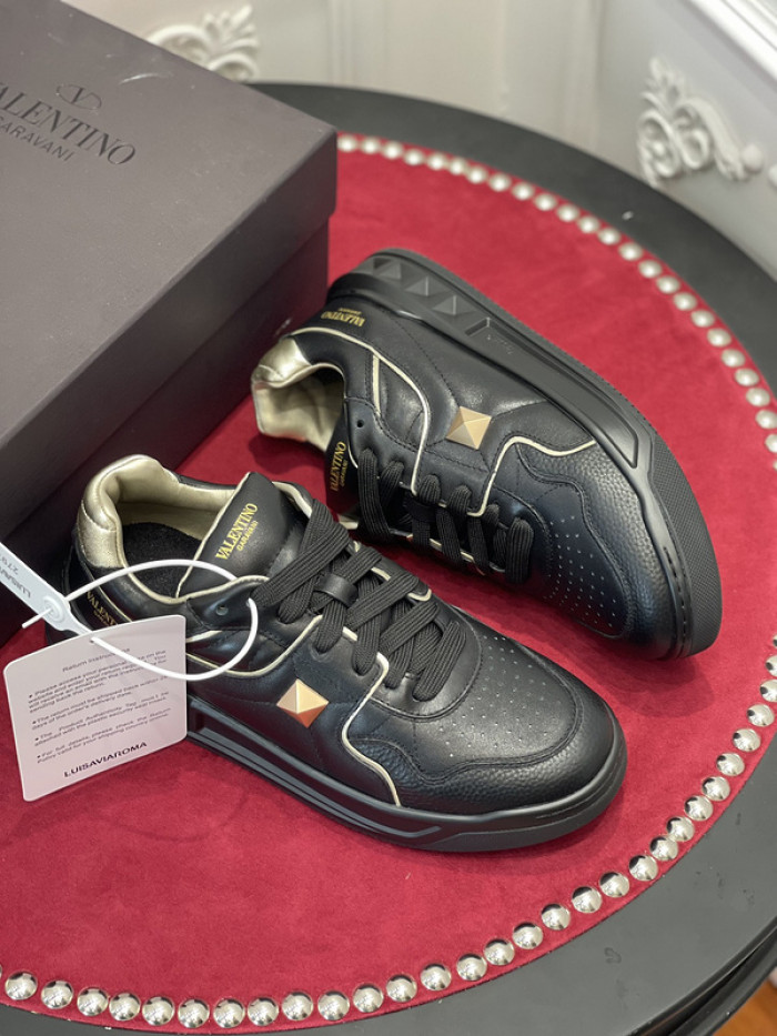 v*lentino sneaker