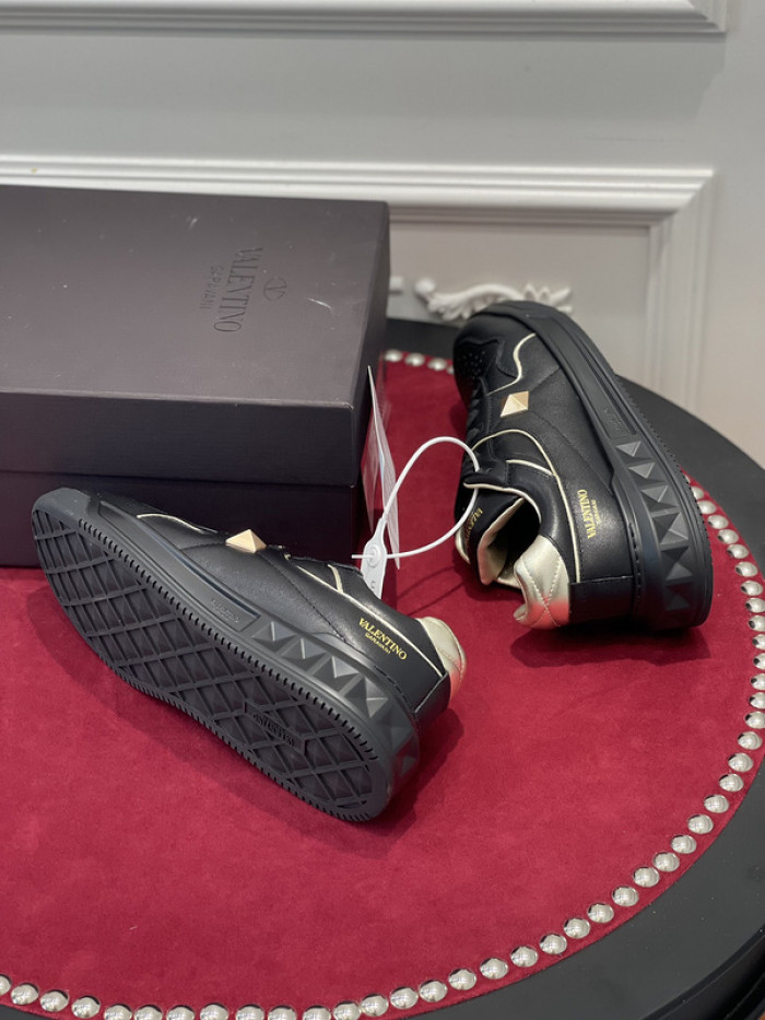 v*lentino sneaker