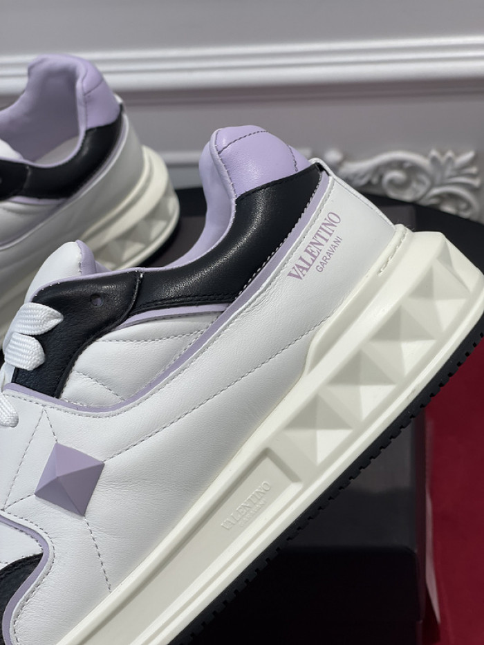 v*lentino sneaker