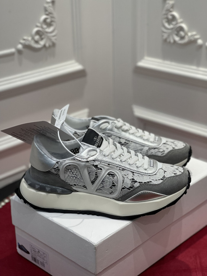 v*lentino sneaker