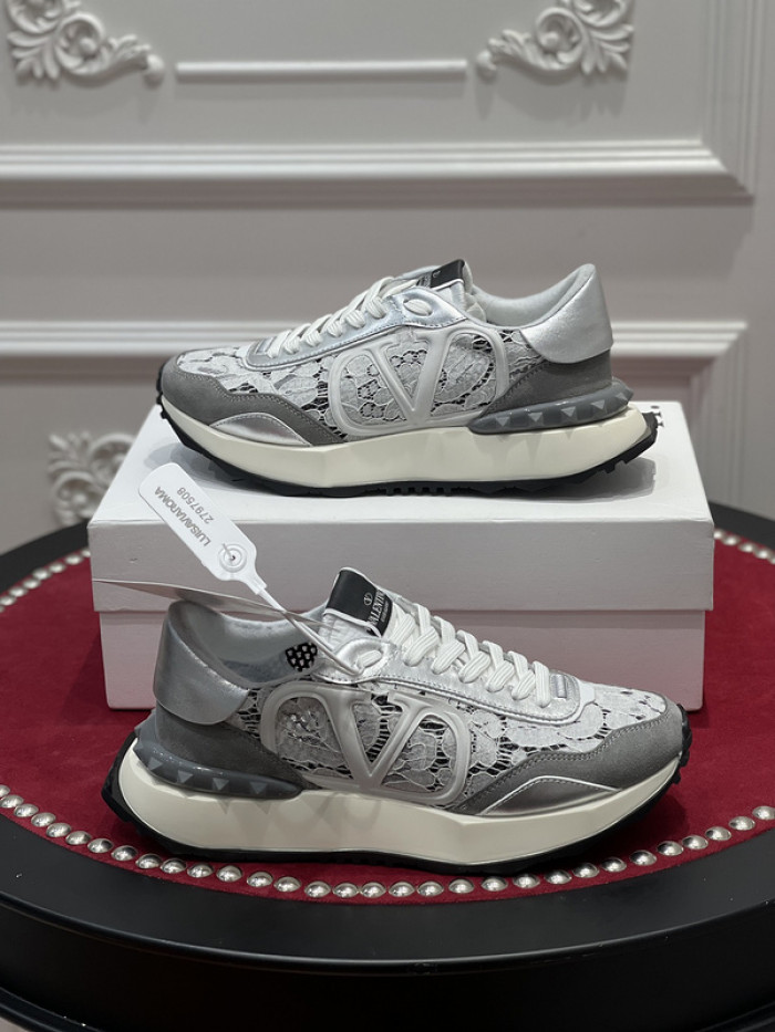 v*lentino sneaker