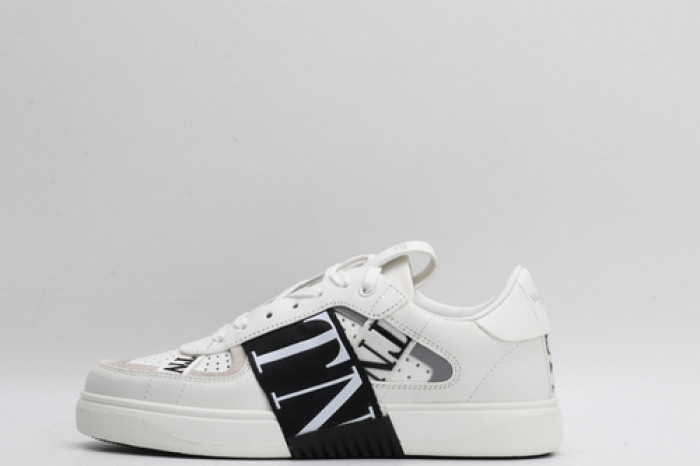 v*lentino sneaker