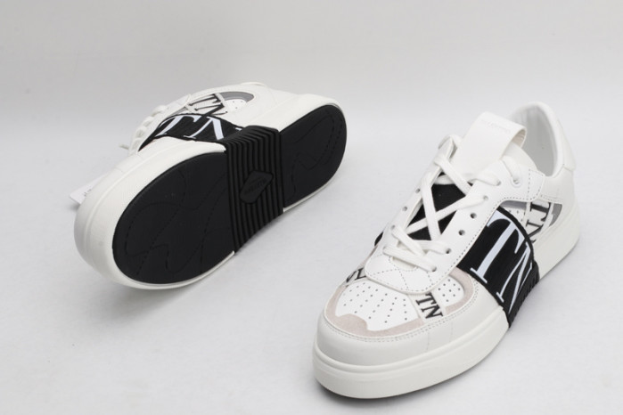 v*lentino sneaker
