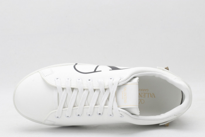v*lentino sneaker