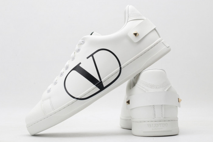 v*lentino sneaker