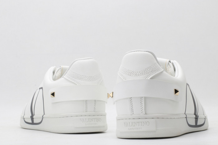 v*lentino sneaker