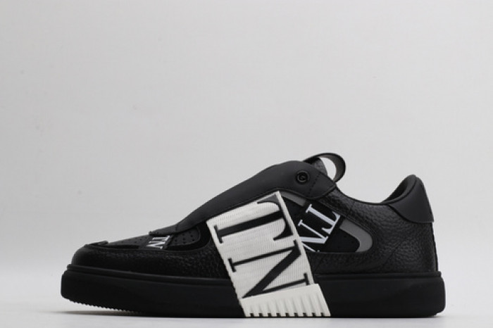v*lentino sneaker