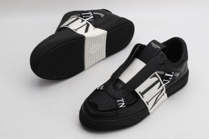 v*lentino sneaker