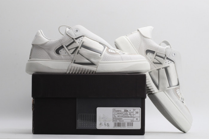 v*lentino sneaker