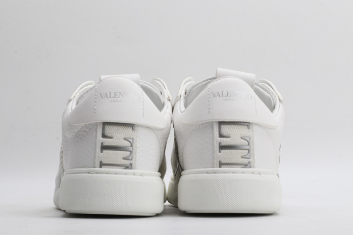 v*lentino sneaker
