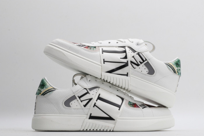 v*lentino sneaker