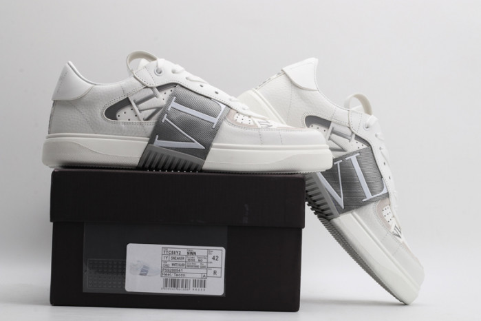v*lentino sneaker