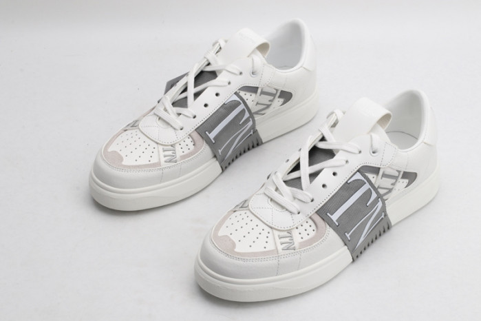 v*lentino sneaker