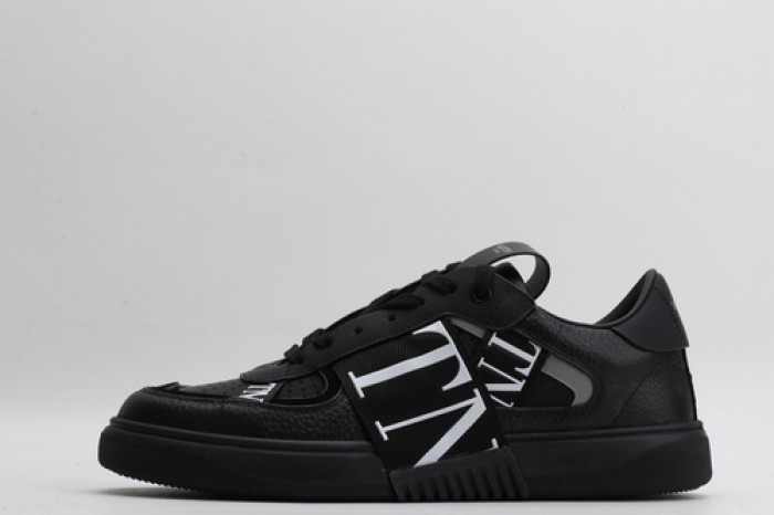 v*lentino sneaker