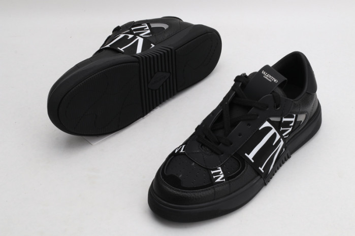 v*lentino sneaker