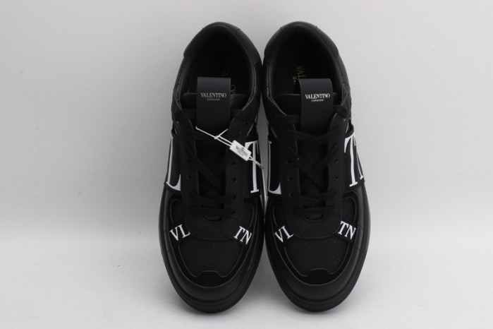 v*lentino sneaker