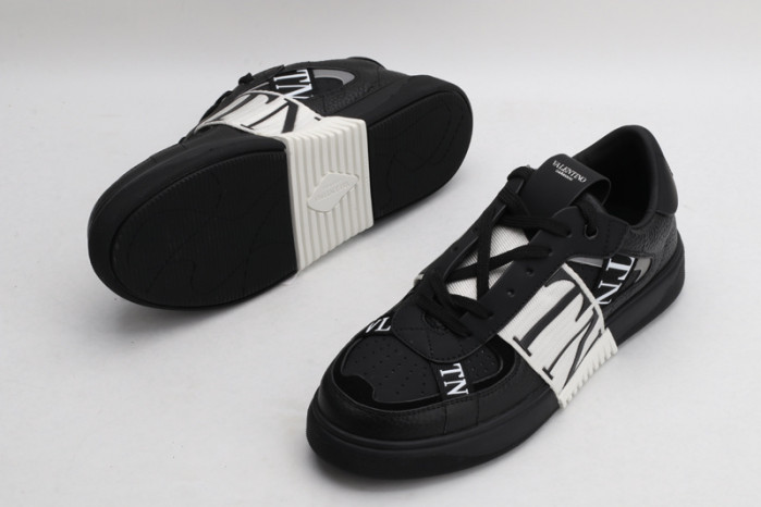 v*lentino sneaker