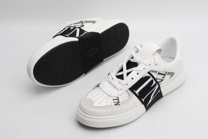 v*lentino sneaker