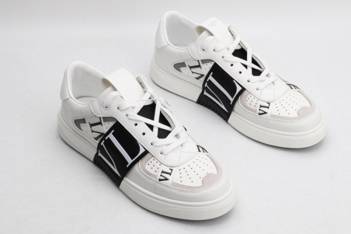 v*lentino sneaker
