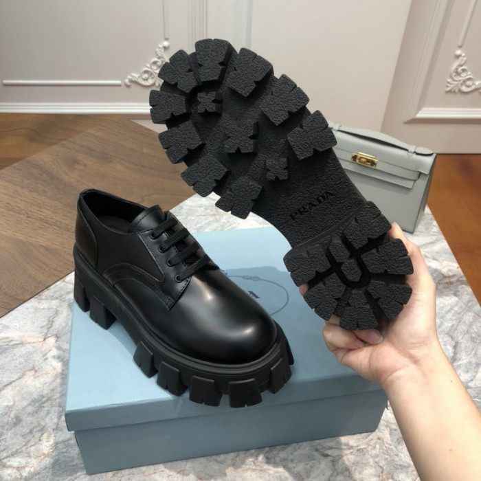prad loafer