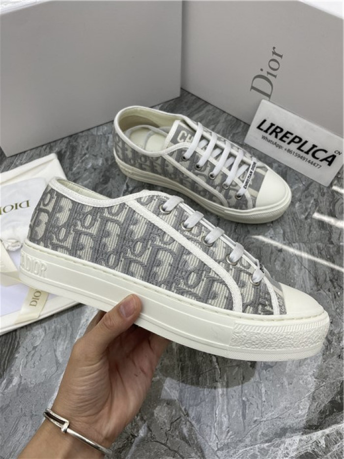 dr b23 sneakers