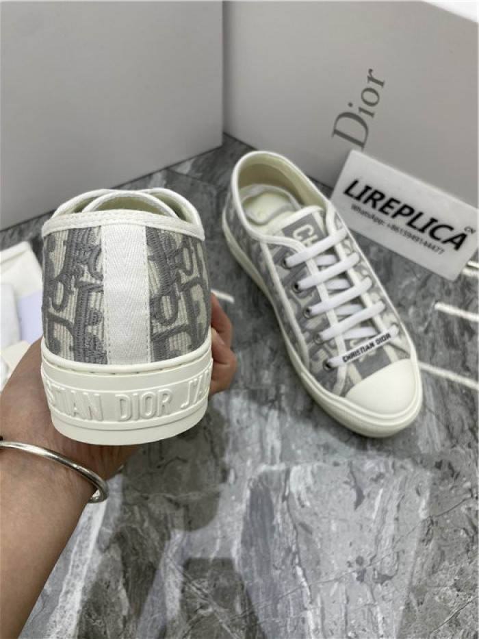 dr b23 sneakers
