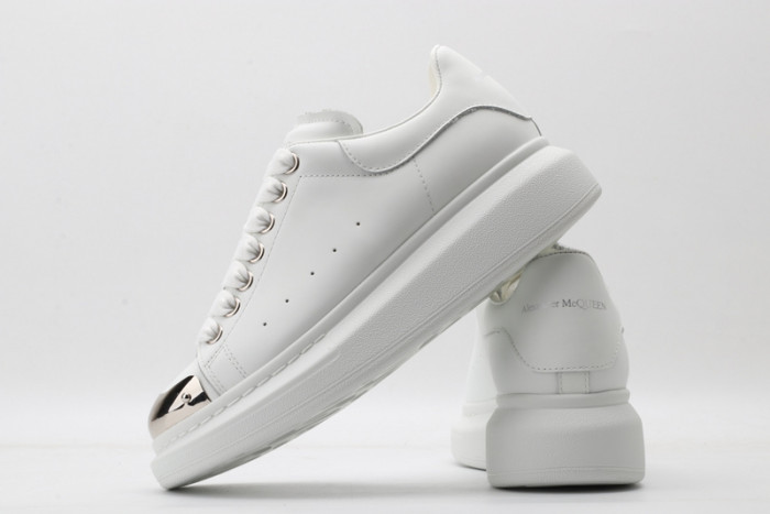 alex mcqu sneakers