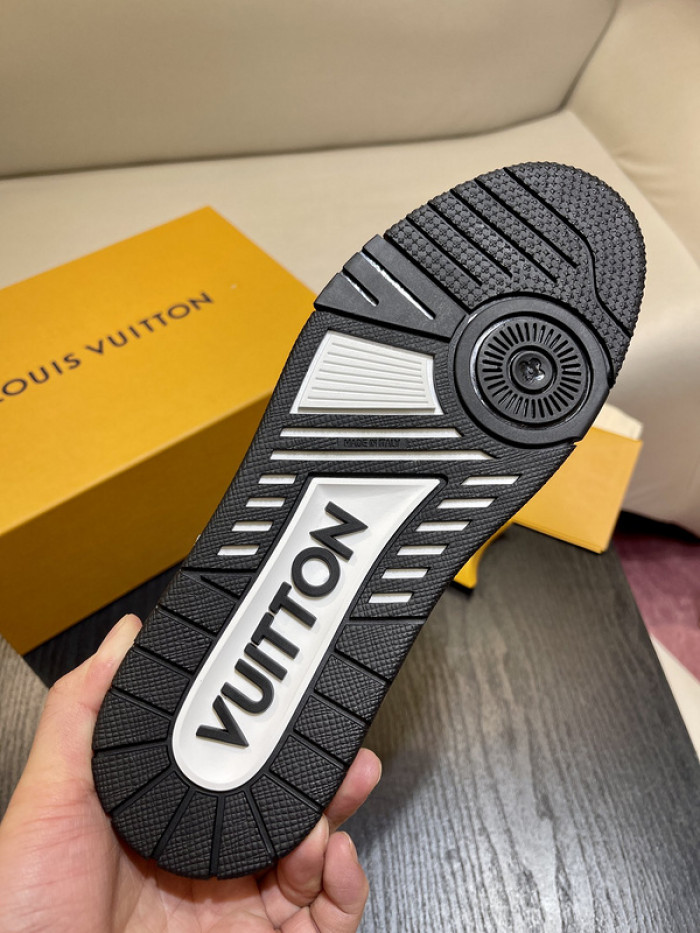 lovt sneaker