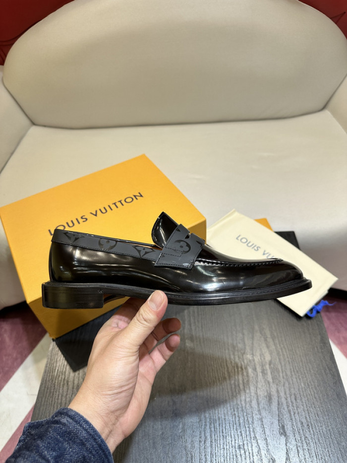lovt loafer