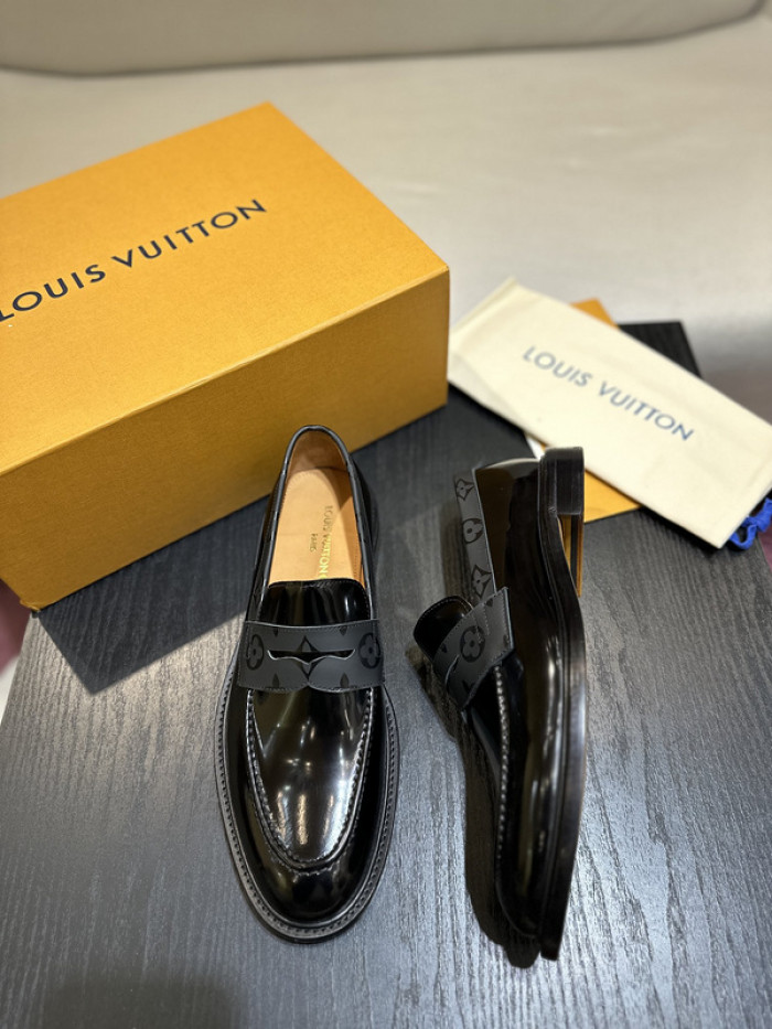 lovt loafer