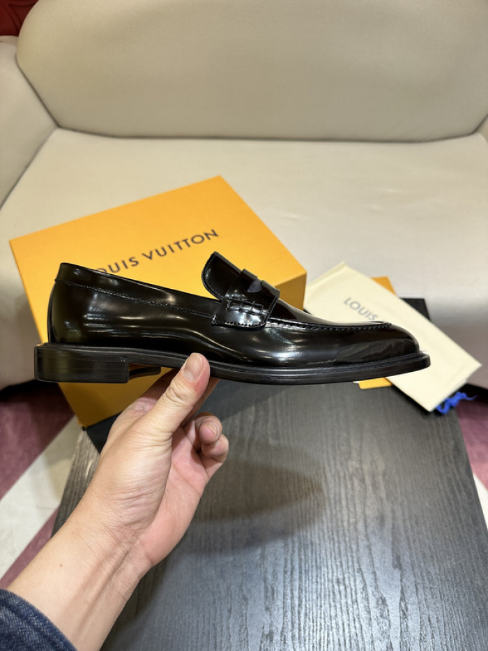 lovt loafer
