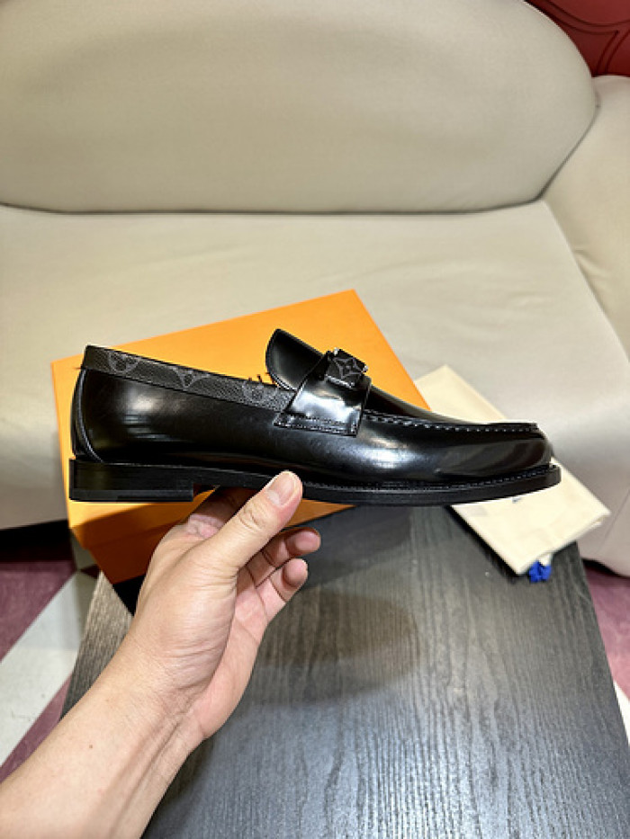 lovt loafer