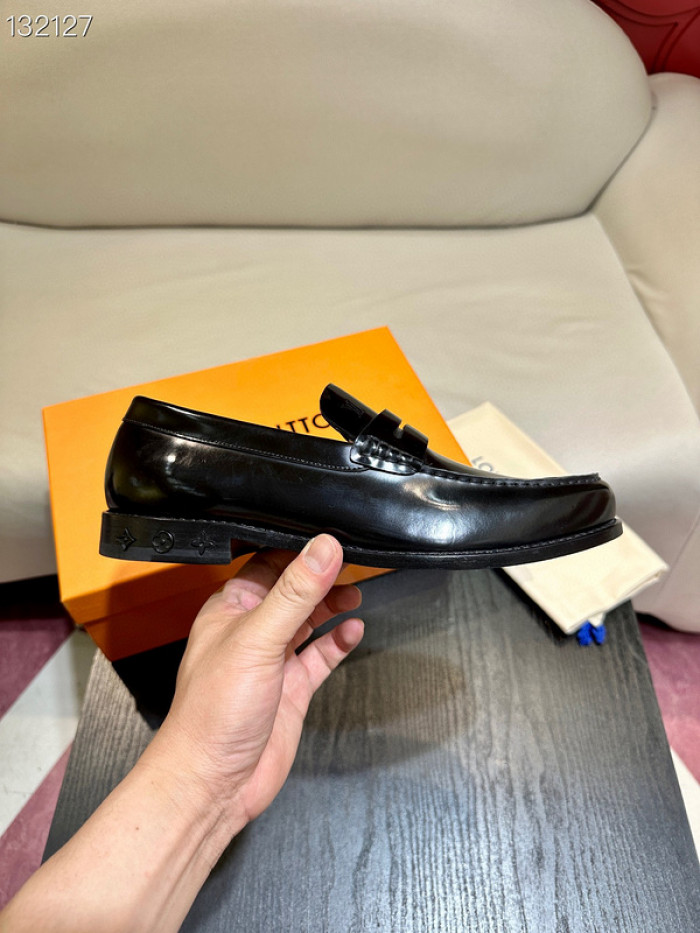 lovt loafer
