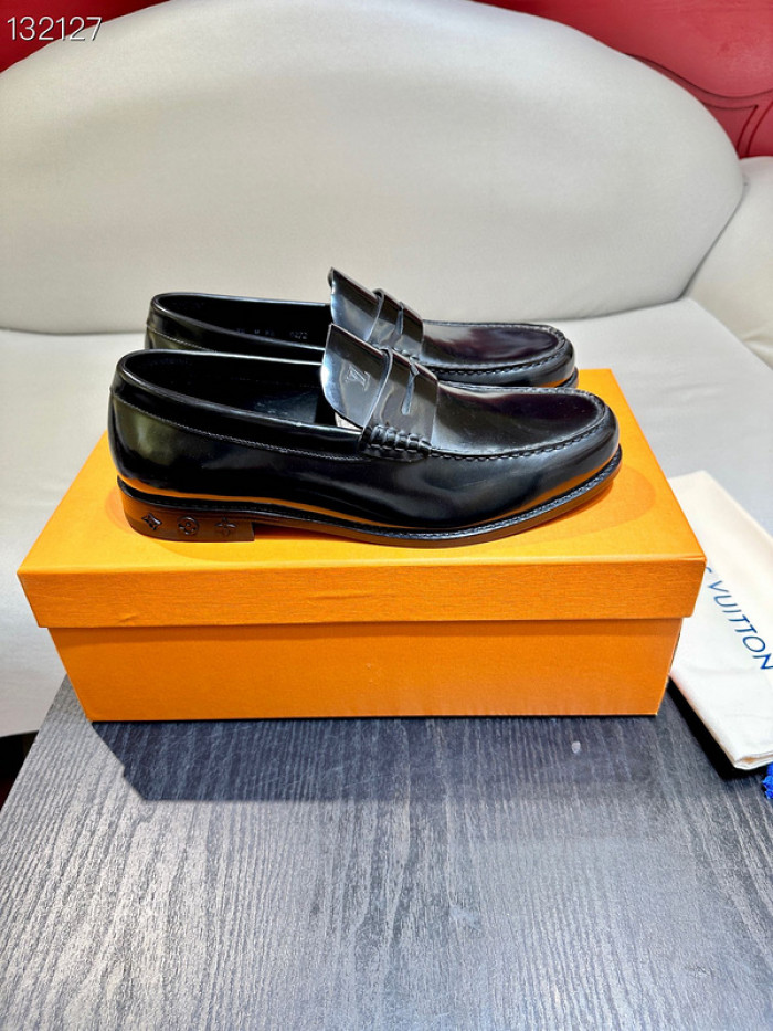 lovt loafer