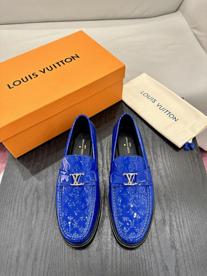 lovt loafer